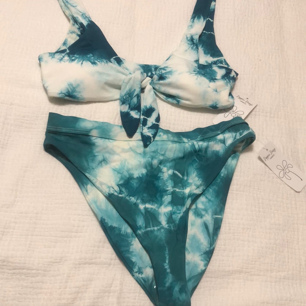 Dippin daisys brand new tie dye bikini